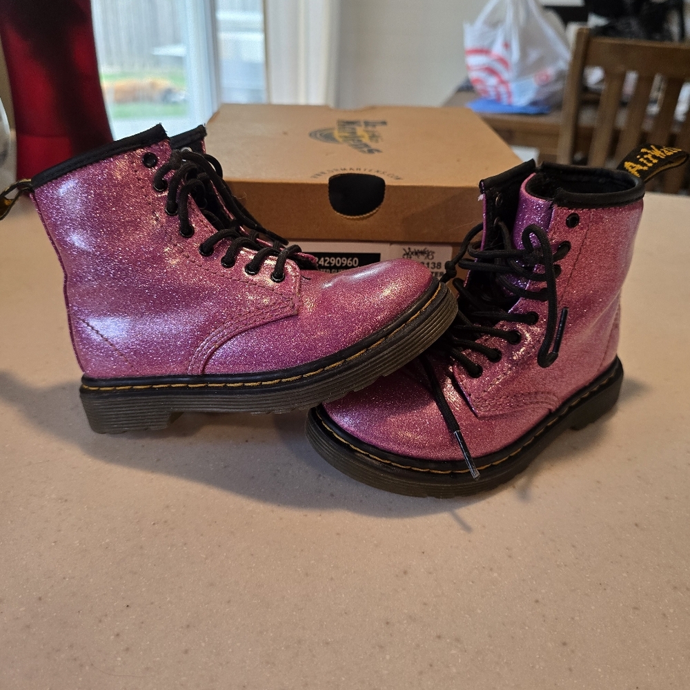Dr. Martin Toddler lace up boot Size 9